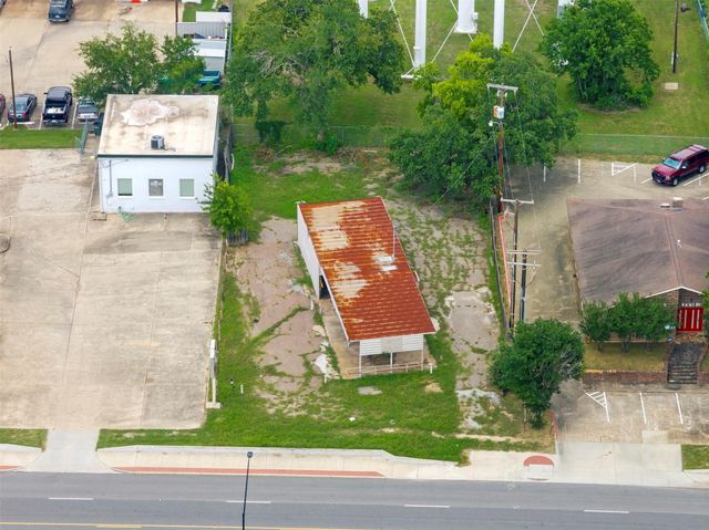 3703 S College Avenue, Bryan, TX 77801