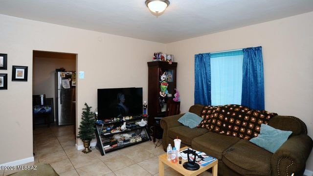 624 N Columbus Boulevard, Tucson, AZ 85711
