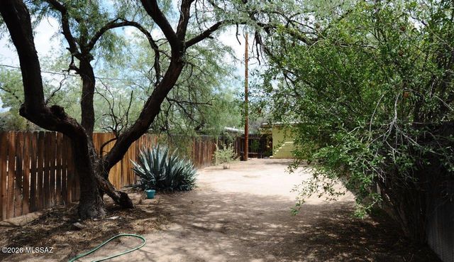 624 N Columbus Boulevard, Tucson, AZ 85711