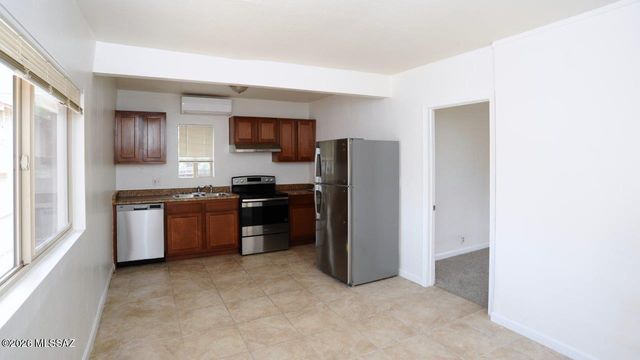 624 N Columbus Boulevard, Tucson, AZ 85711