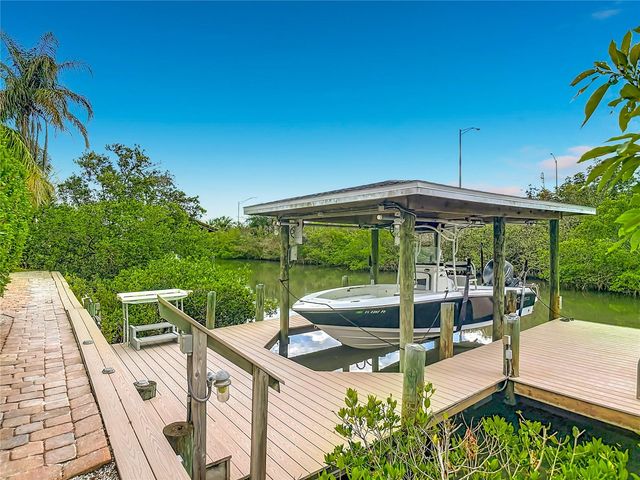 21 RICHMOND DR, New Smyrna Beach, FL 32169