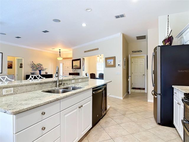 21 RICHMOND DR, New Smyrna Beach, FL 32169