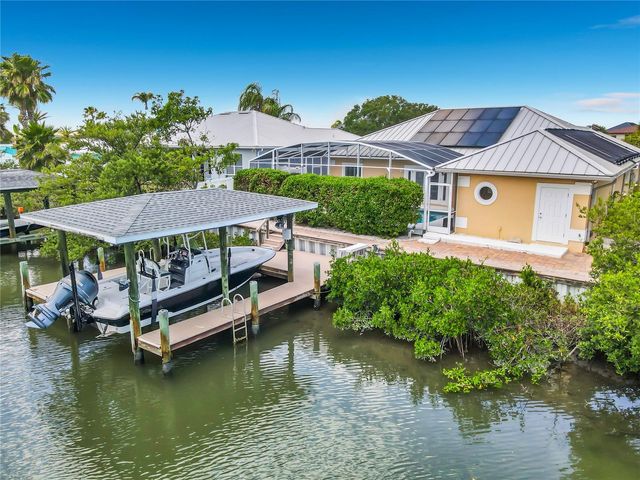 21 RICHMOND DR, New Smyrna Beach, FL 32169