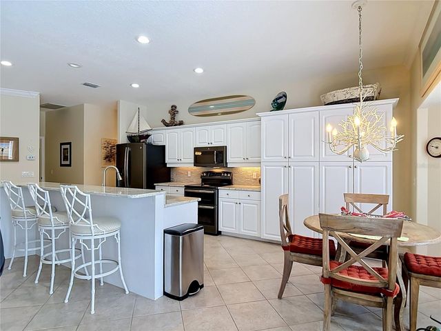 21 RICHMOND DR, New Smyrna Beach, FL 32169