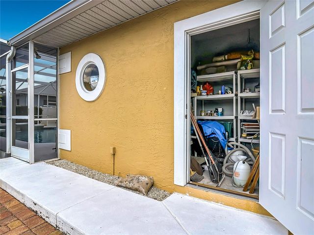 21 RICHMOND DR, New Smyrna Beach, FL 32169