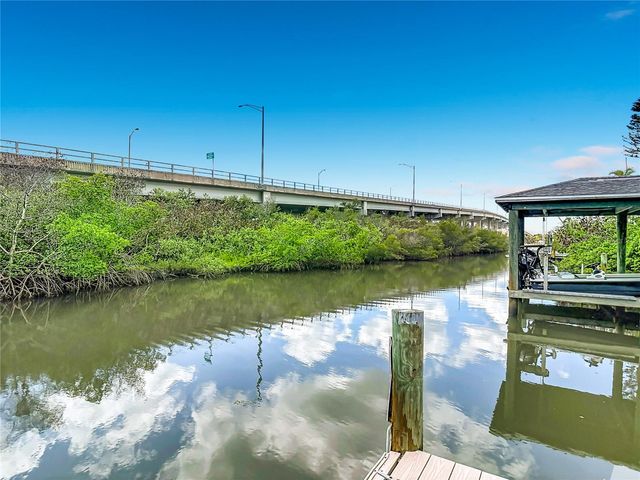 21 RICHMOND DR, New Smyrna Beach, FL 32169