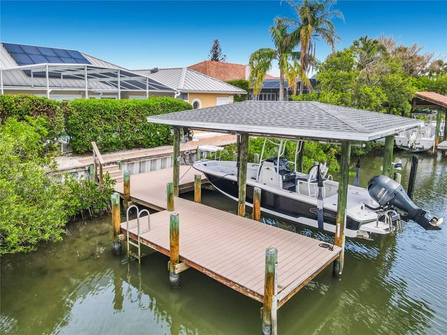 21 RICHMOND DR, New Smyrna Beach, FL 32169