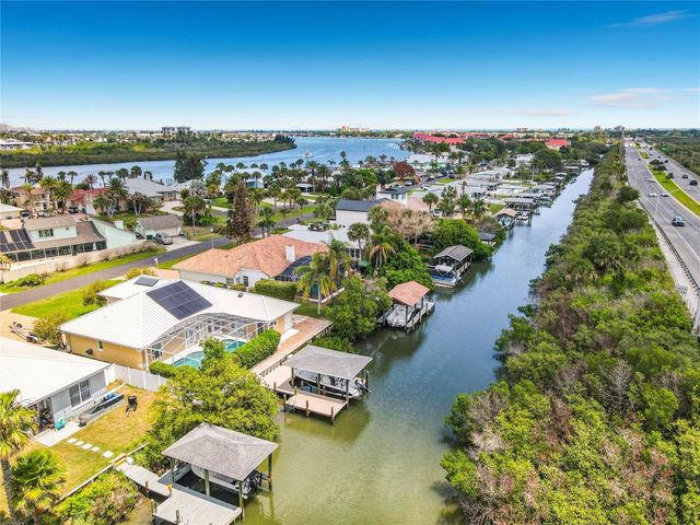 21 RICHMOND DR, New Smyrna Beach, FL 32169