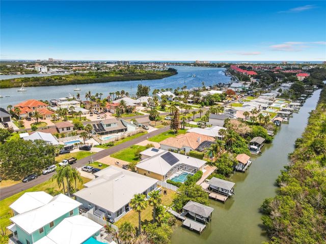 21 RICHMOND DR, New Smyrna Beach, FL 32169