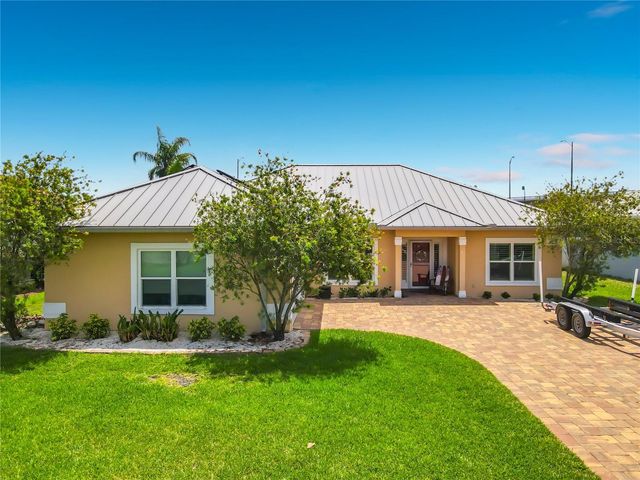 21 RICHMOND DR, New Smyrna Beach, FL 32169