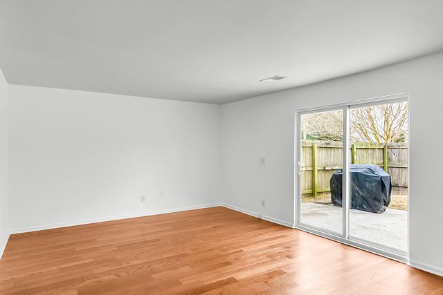 301 Lakeside Drive C-1, Mount Pleasant, SC 29464