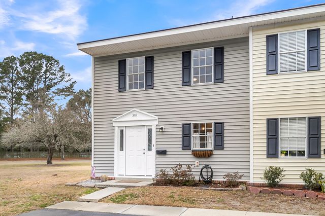 301 Lakeside Drive C-1, Mount Pleasant, SC 29464