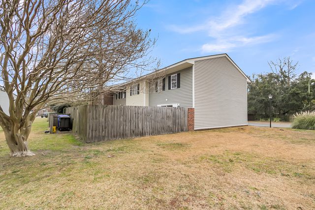 301 Lakeside Drive C-1, Mount Pleasant, SC 29464