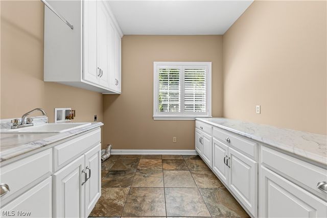 4056 Glenmoor Road NW, Canton, OH 44718