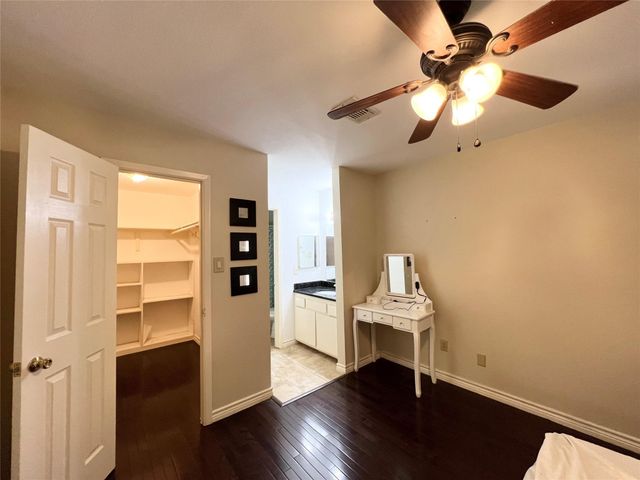 2626 Holly Hall Street 306, Houston, TX 77054