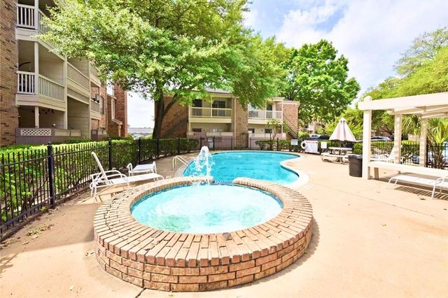 2626 Holly Hall Street 306, Houston, TX 77054