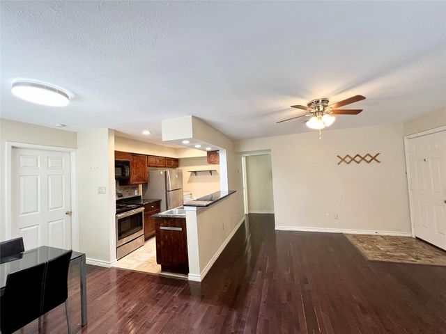 2626 Holly Hall Street 306, Houston, TX 77054