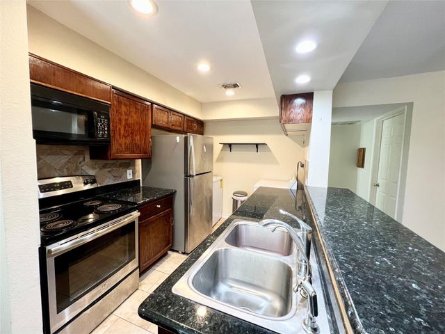 2626 Holly Hall Street 306, Houston, TX 77054