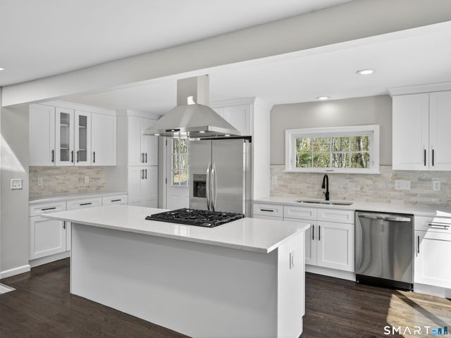 9 Ben Merrill Road, Clinton, CT 06413