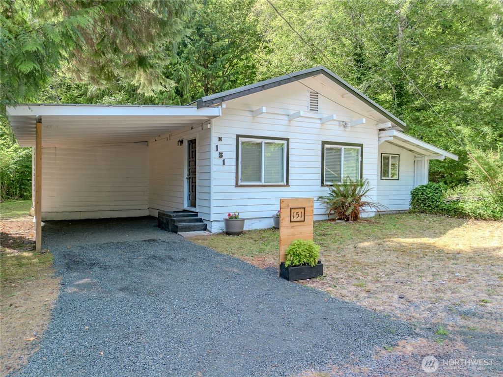 151 N Susan Avenue, Hoodsport, WA 98548