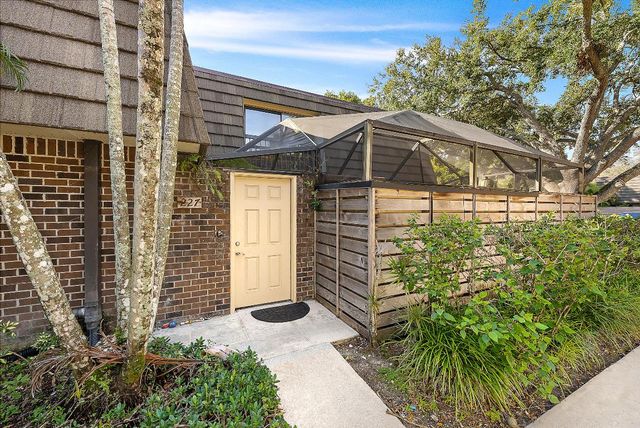 227 2nd Terrace, Palm Beach Gardens, FL 33418