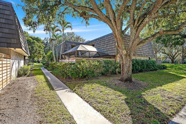 227 2nd Terrace, Palm Beach Gardens, FL 33418