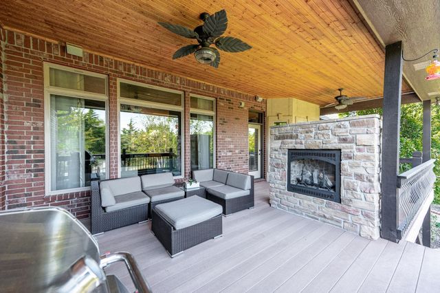 2306 N Lindsay Cir, Wichita, KS 67228