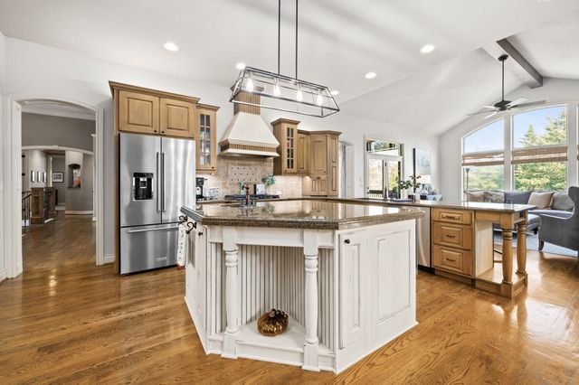 2306 N Lindsay Cir, Wichita, KS 67228