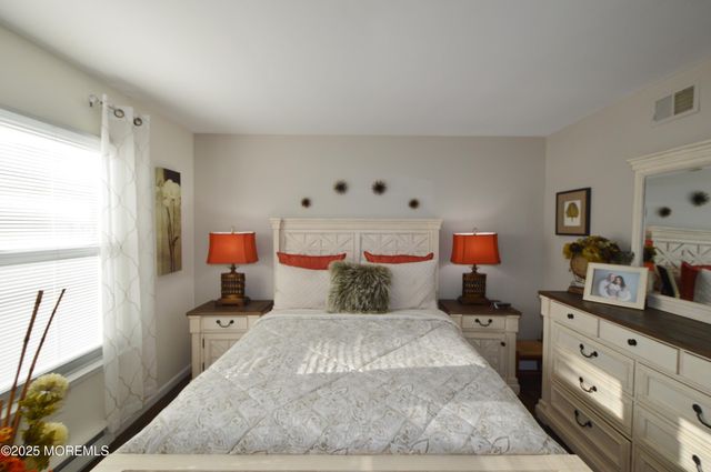 29 Saint Paul Place, Manchester, NJ 08759