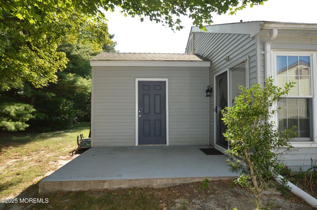 29 Saint Paul Place, Manchester, NJ 08759