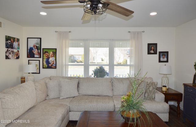 29 Saint Paul Place, Manchester, NJ 08759