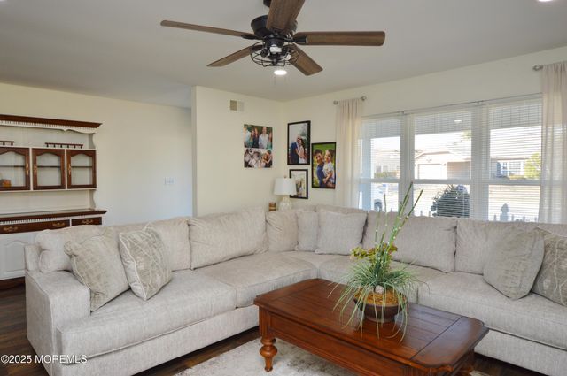 29 Saint Paul Place, Manchester, NJ 08759