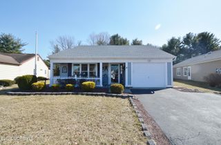 29 Saint Paul Place, Manchester, NJ 08759