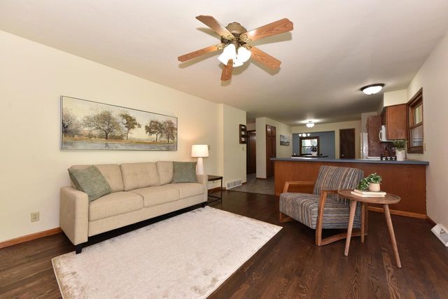 36640 Prairie DRIVE, Summit, WI 53066
