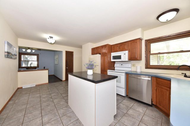 36640 Prairie DRIVE, Summit, WI 53066