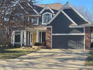 1561 Parkside Drive, Liberty, MO 64068