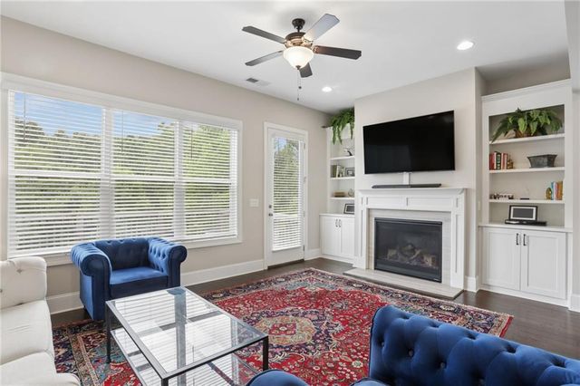 895 Samples Lane NW, Atlanta, GA 30318