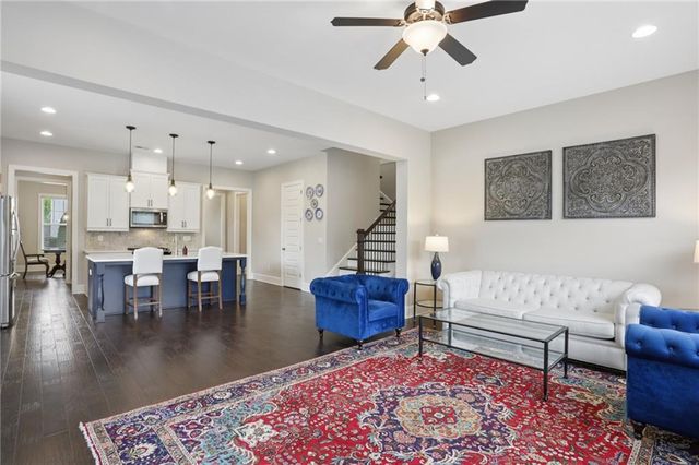 895 Samples Lane NW, Atlanta, GA 30318