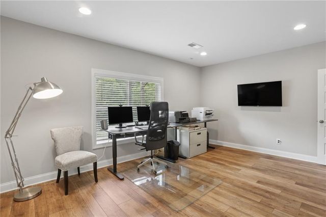895 Samples Lane NW, Atlanta, GA 30318