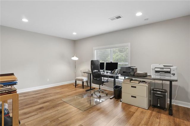 895 Samples Lane NW, Atlanta, GA 30318