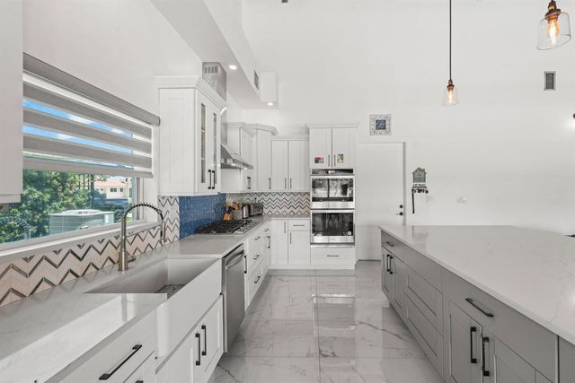 6031 NW 4th Avenue, Boca Raton, FL 33487