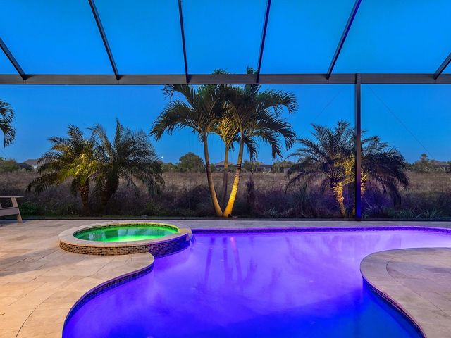 724 CROSSWIND AVENUE, Sarasota, FL 34240