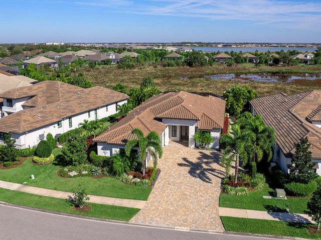 724 CROSSWIND AVENUE, Sarasota, FL 34240