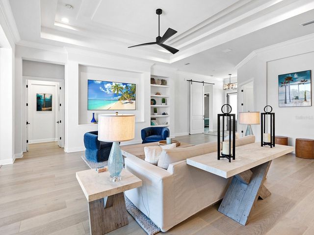 724 CROSSWIND AVENUE, Sarasota, FL 34240