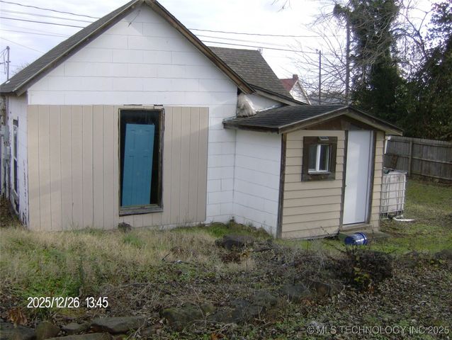 113 W Chickasaw Street, Tahlequah, OK 74464