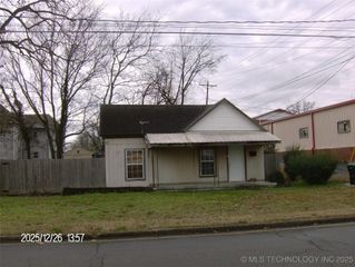 113 W Chickasaw Street, Tahlequah, OK 74464