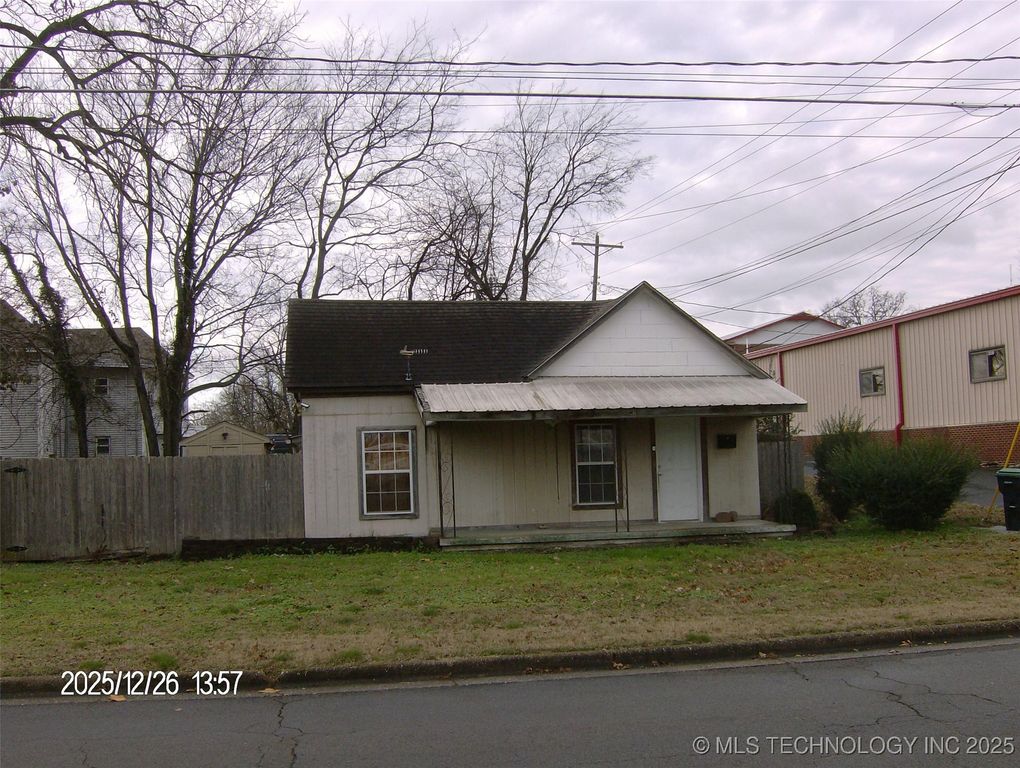 113 W Chickasaw Street, Tahlequah, OK 74464