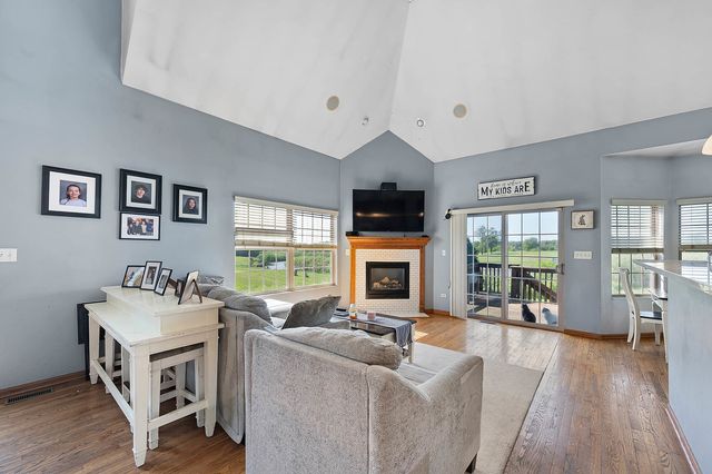 370 Sunset Boulevard, Beecher, IL 60401