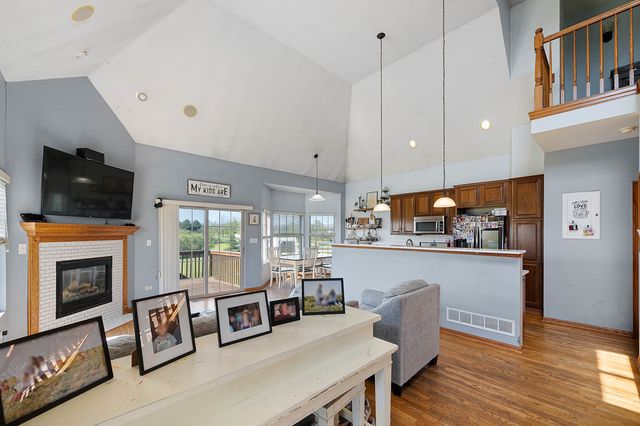 370 Sunset Boulevard, Beecher, IL 60401