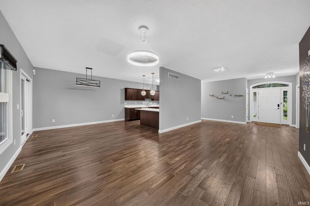 1527 Cedar Springs Court, Mishawaka, IN 46545